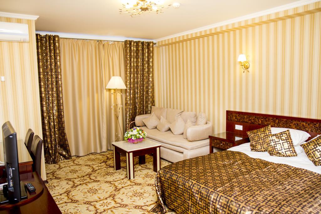 Klassik Hotel Chisinau Luaran gambar